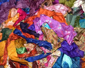 200 g Bag Silk Fabric Scraps, Recycled, Upcycled, Waste Remnants, Mystery Bag Lot, Mixed Fabric, Silk for Nuno