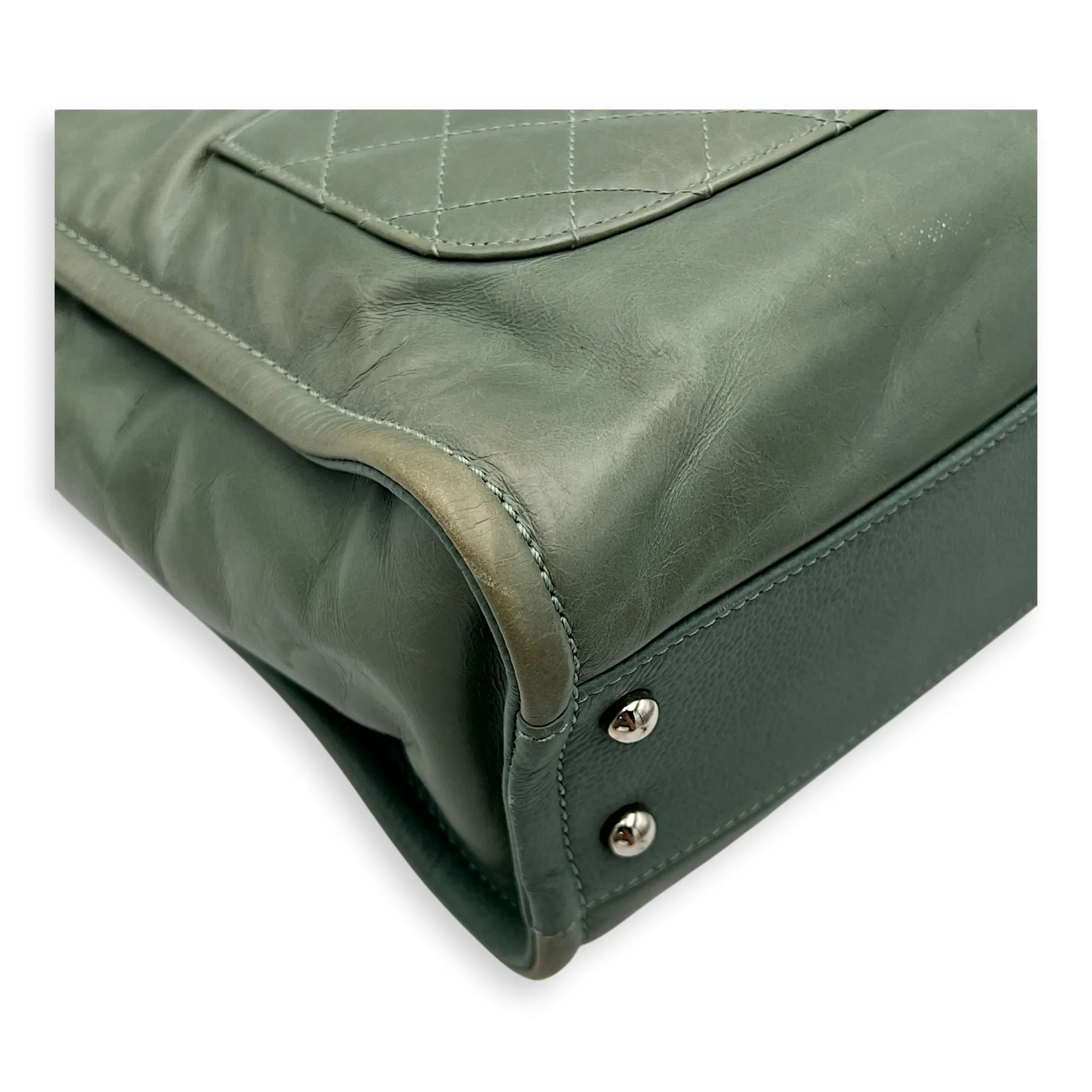 Deauville Tote Bag Green in Calfskin, Silver hardware