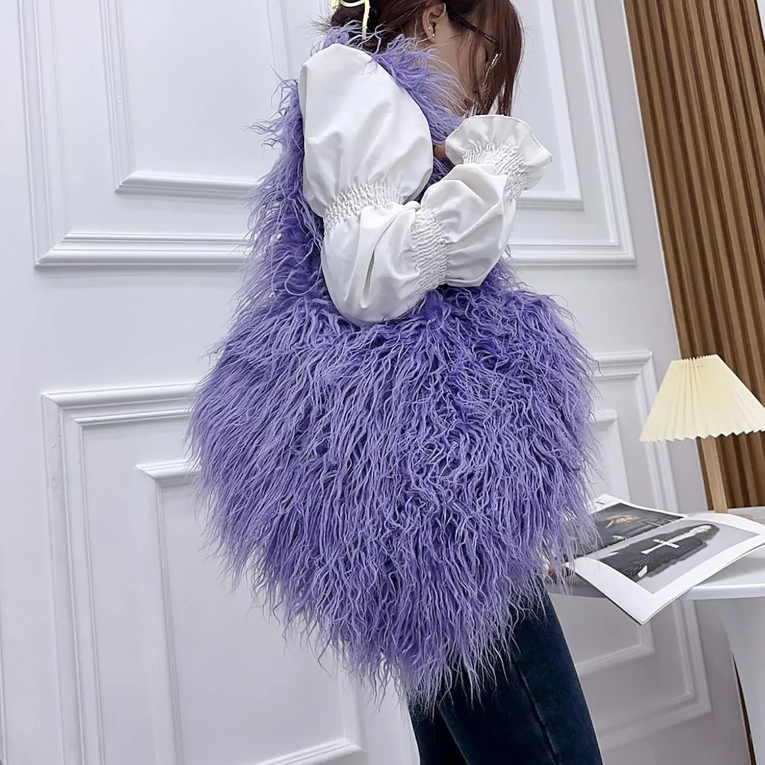 Faux Fur Shoulder Bags for Women Large Cute Fuzzy Purse Girls Heart Shaped Plush Bag Y2K Fluffy Top-handle Handbag Tote