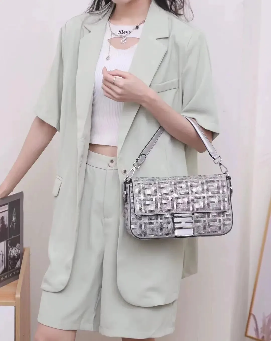 FENDI Shoulder Bag 1009