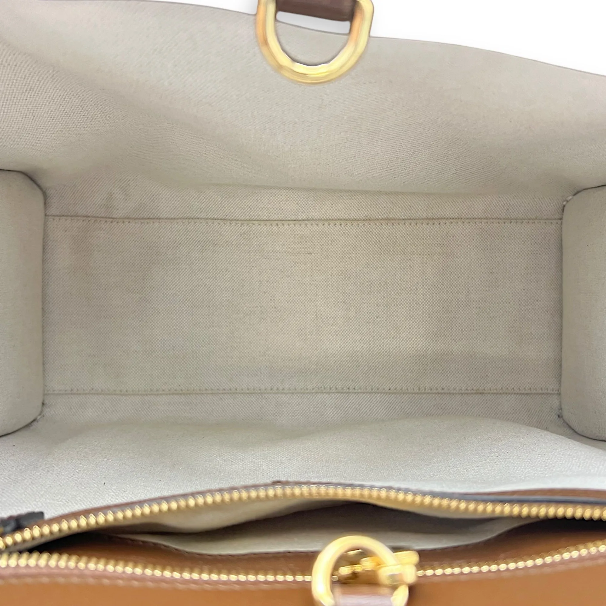 GG Supreme Brown Tote Bag in Interlocking GG Supreme, Gold hardware
