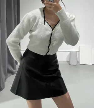 Hong Wave Neck Knit Cardigan