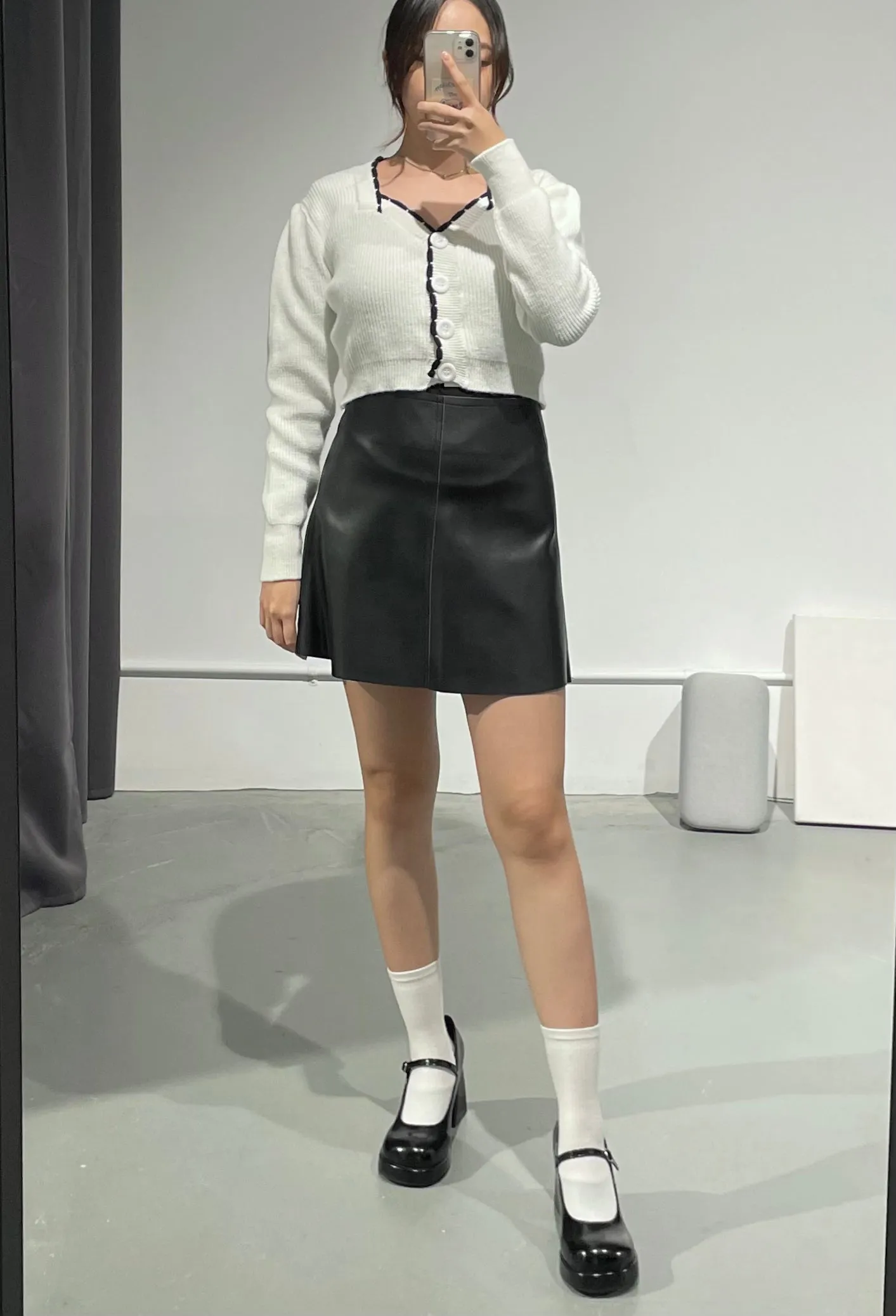Hong Wave Neck Knit Cardigan
