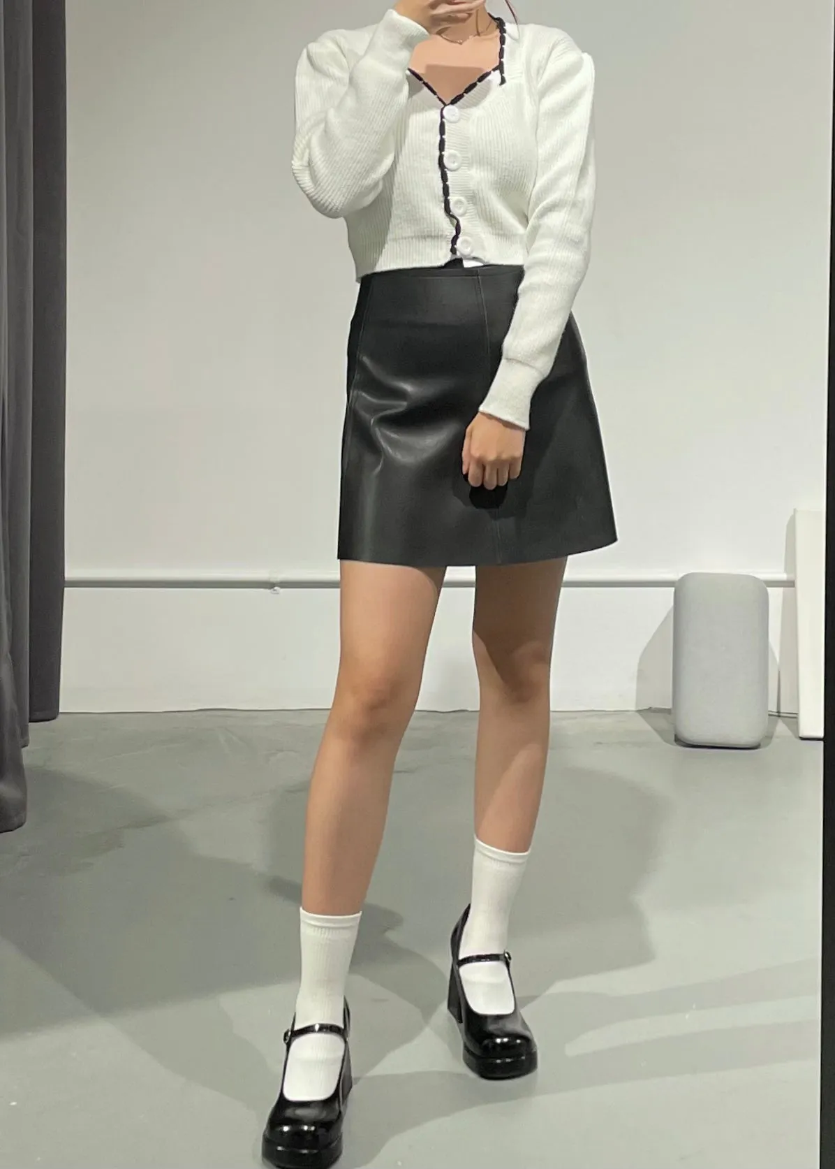 Hong Wave Neck Knit Cardigan