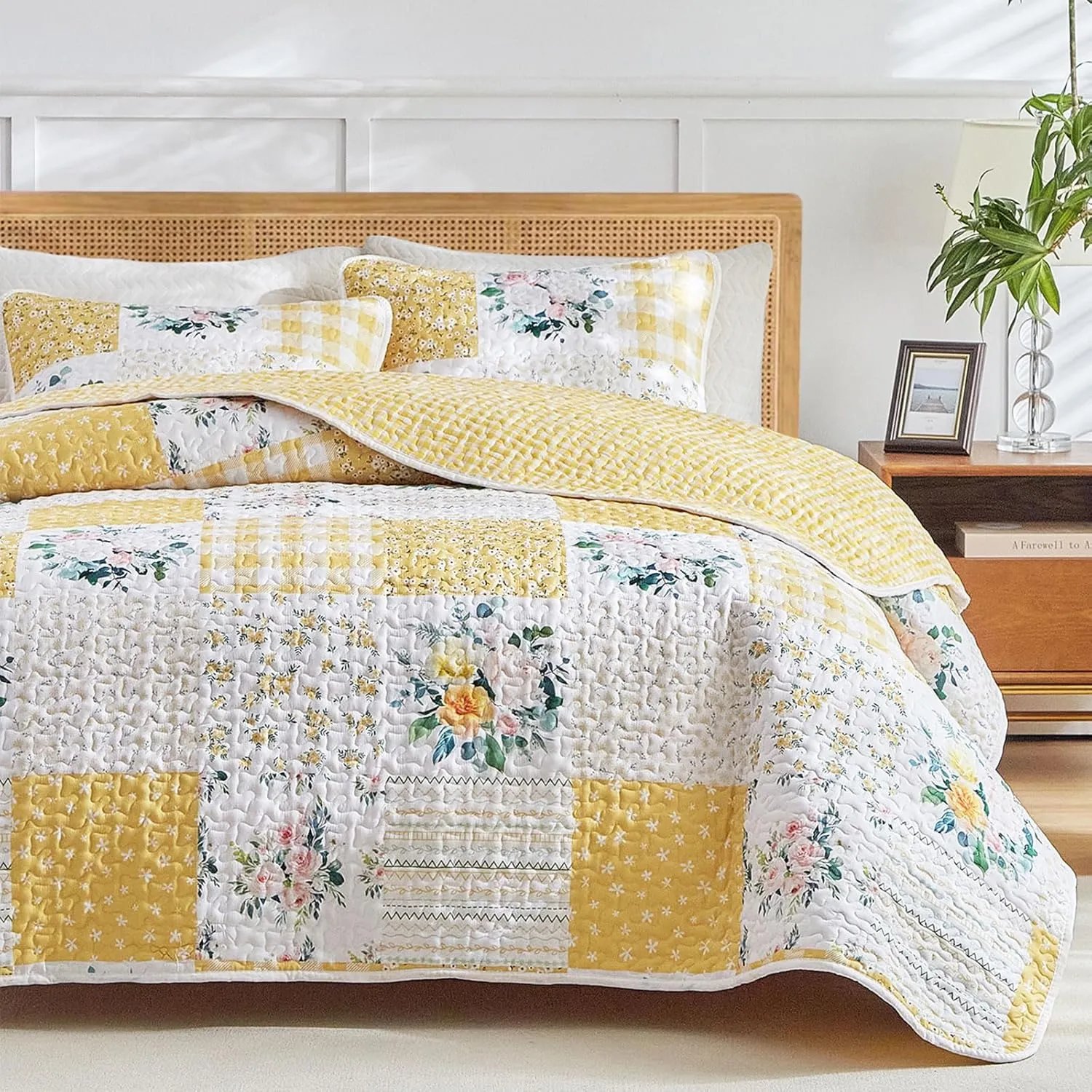 Joyreap 3 Pieces Floral Patchwork Quilt Set Queen, Yellow n White Flowers Design, Soft n Cozy Microfiber Quilt, Bedspread Bed Cover for All Season, 1 Quilt and 2 Pillow Shams- 90x90 inches