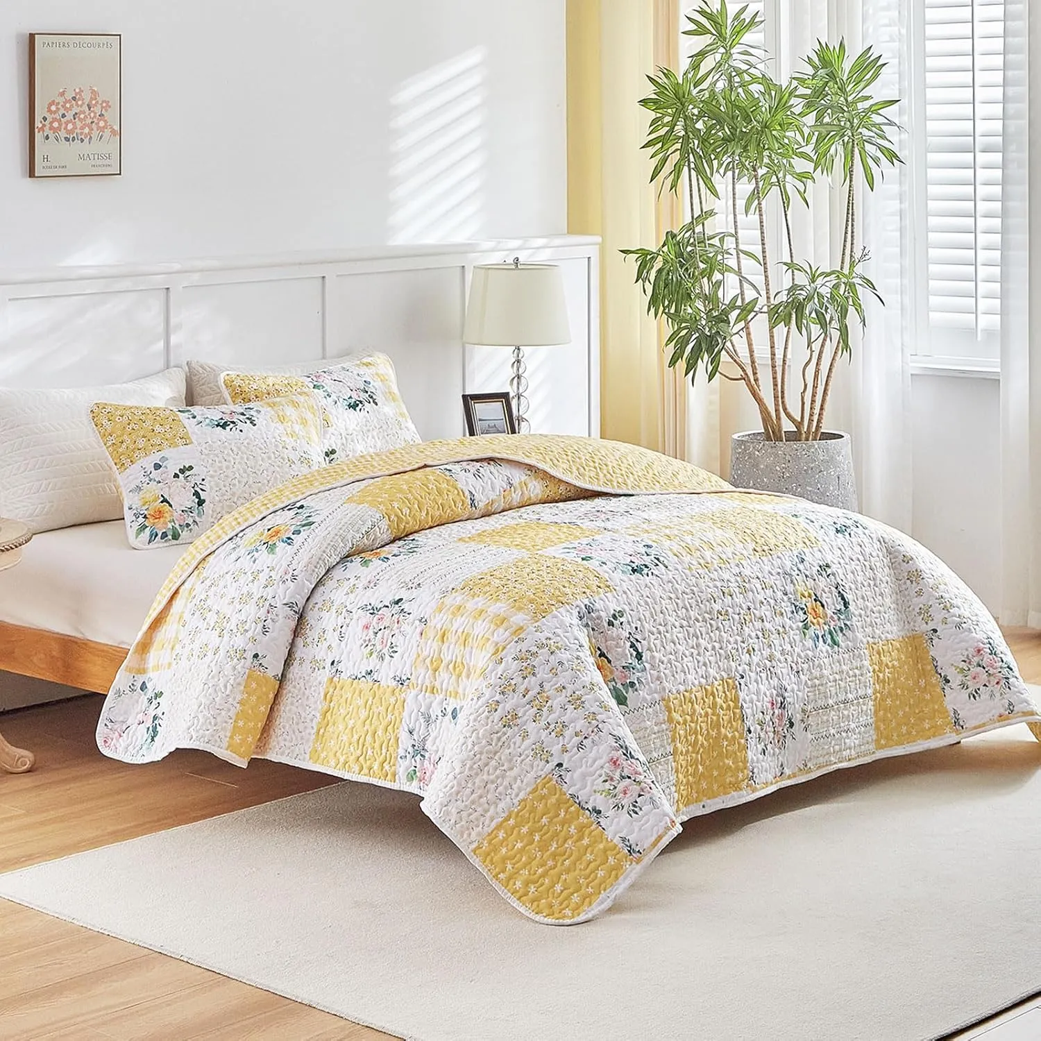 Joyreap 3 Pieces Floral Patchwork Quilt Set Queen, Yellow n White Flowers Design, Soft n Cozy Microfiber Quilt, Bedspread Bed Cover for All Season, 1 Quilt and 2 Pillow Shams- 90x90 inches