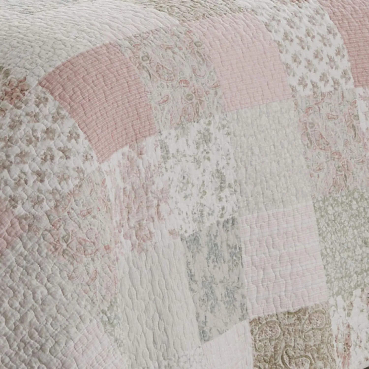 Laura Ashley Home - Quilt Set, Cotton Reversible Bedding with Matching Shams, Home Decor Ideal for All Seasons (Celina Patchwork Pink/Sage, Queen)