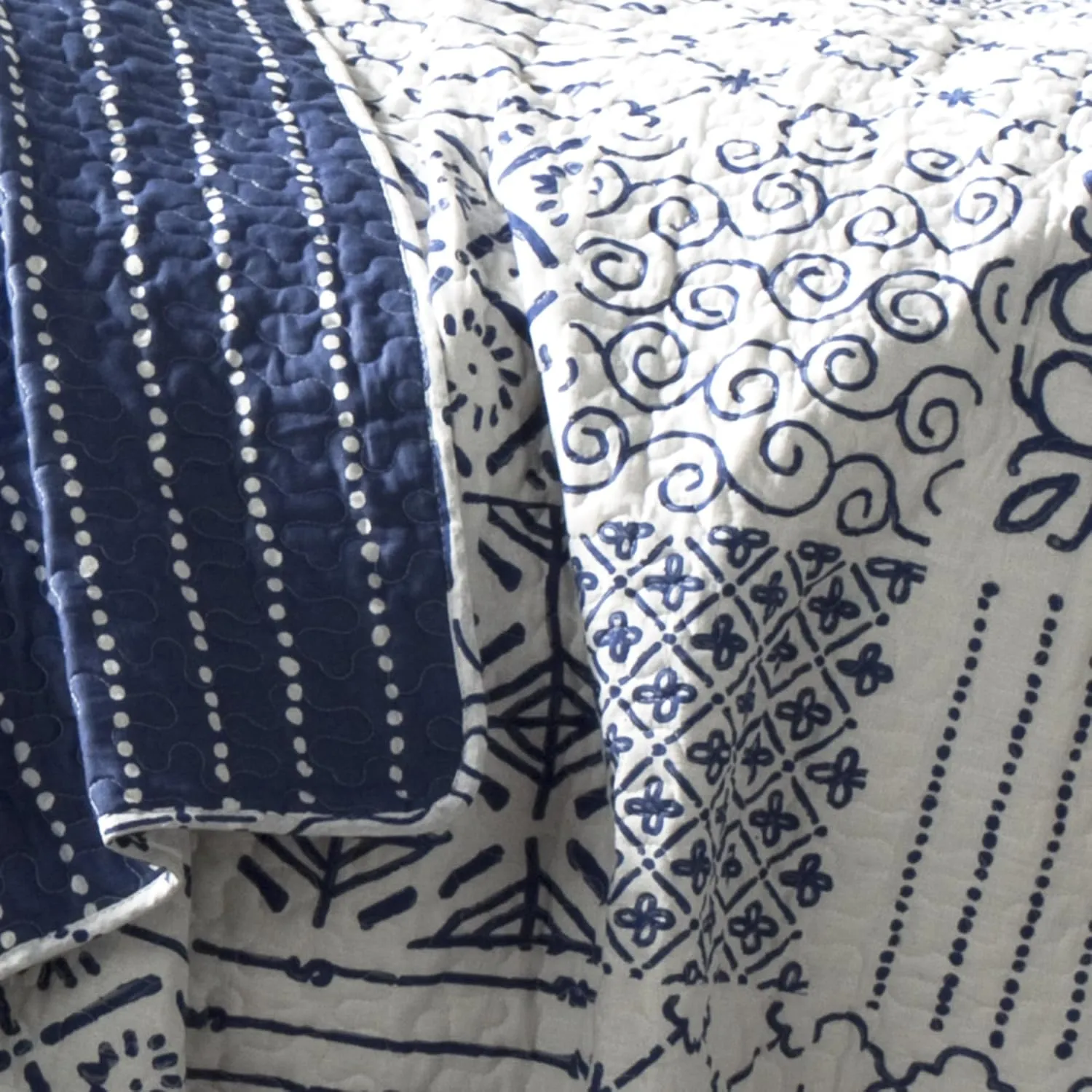 Lush Decor Monique 3 Piece Reversible Print Pattern Blue Quilt Set - Full Queen