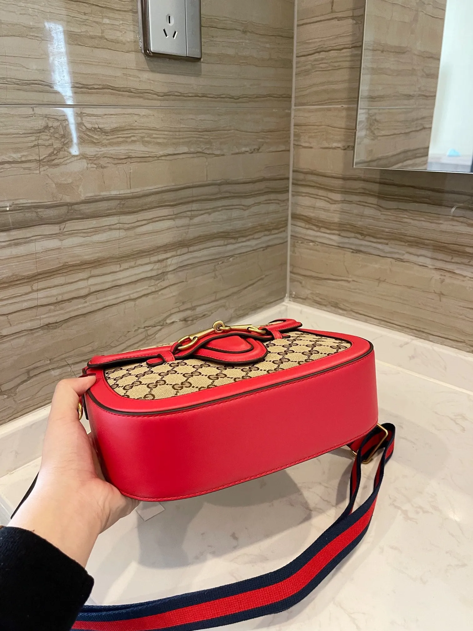 LW - Luxury Handbags GCI 192