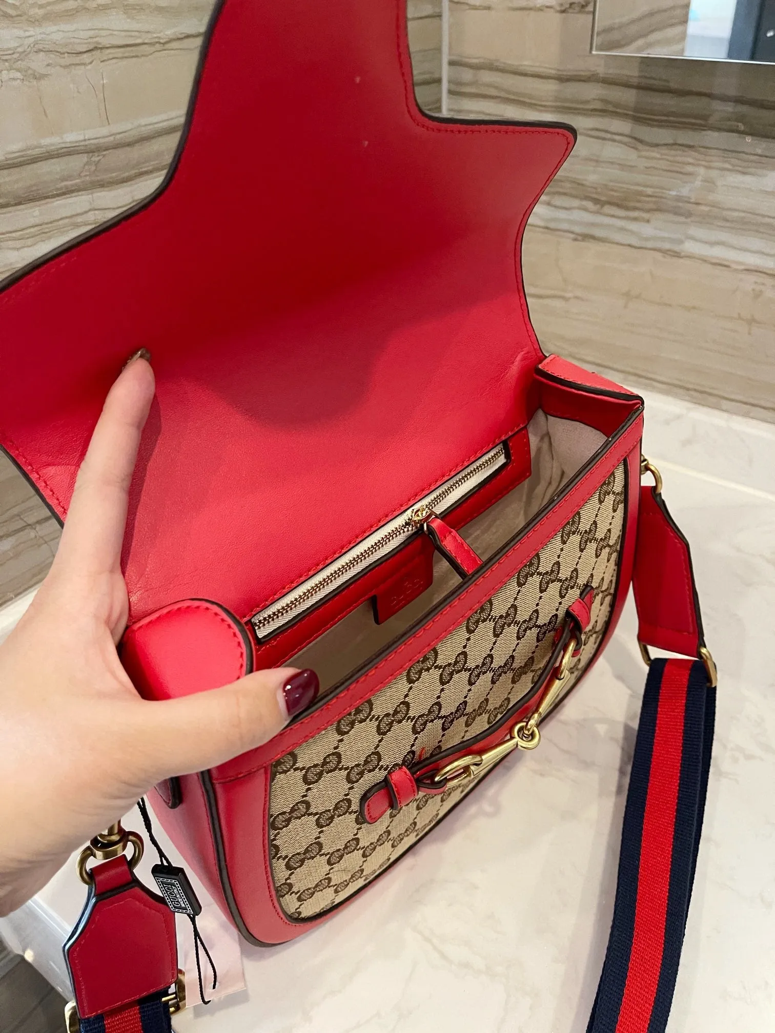 LW - Luxury Handbags GCI 192