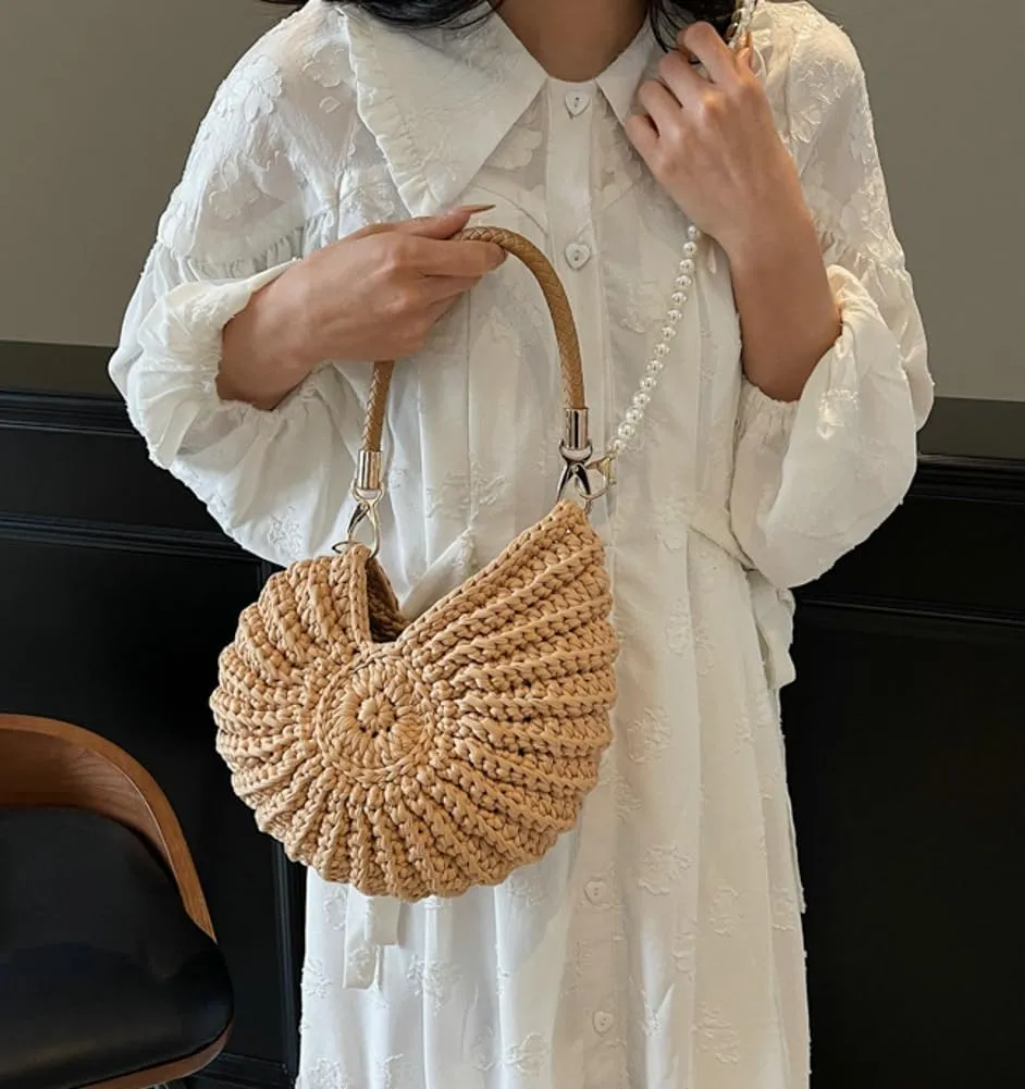 Solyinne Handwoven Fashion Seashell Bag for Woman Shoulder Bag with Pearl Chain Summer Small Shell Crossbody Beach Bag