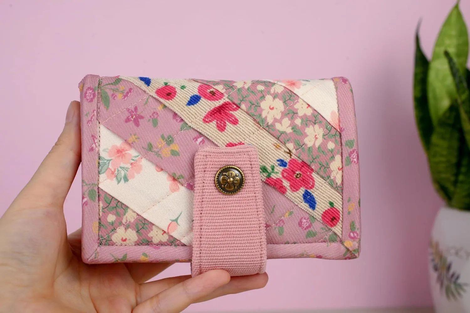 THE ARTISAN'S WHISPER Handmade Womens Wallet, Fabric Bifold Wallet, Floral Two Pocket Wallet, Credit Card Holder, Womens Purse, Hand Sewing Wallet, Gifts For Her (Mulbery)
