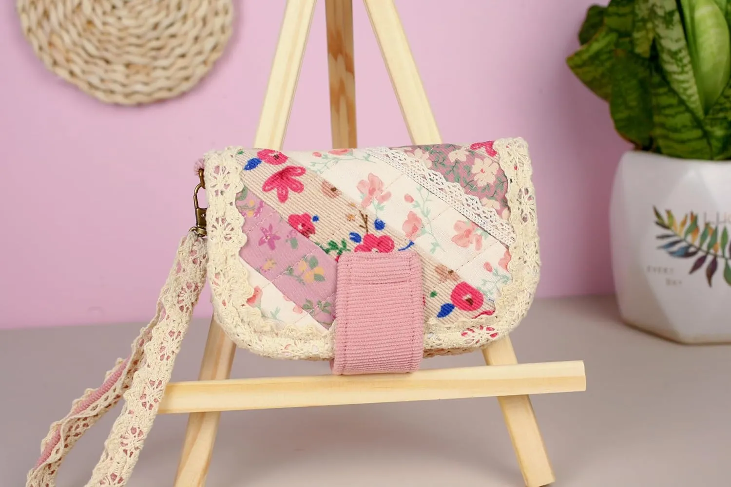 THE ARTISAN'S WHISPER Handmade Womens Wallet, Fabric Bifold Wallet, Floral Two Pocket Wallet, Credit Card Holder, Womens Purse, Hand Sewing Wallet, Gifts For Her (Pink)