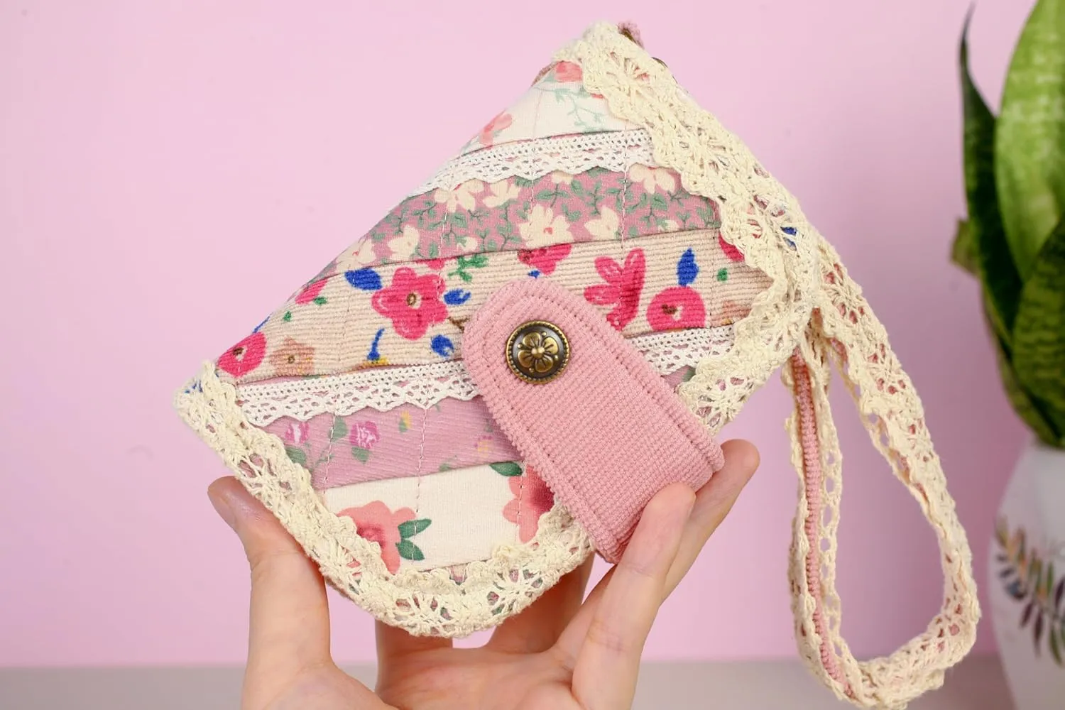 THE ARTISAN'S WHISPER Small Women Wallet, Vintage Fabric Wallet, Bifold Wallet, Floral Ladies Purse, Credit Card Holder, Womens Wallet, Handmade Compact Bifold, Gifts For Her (Pink)