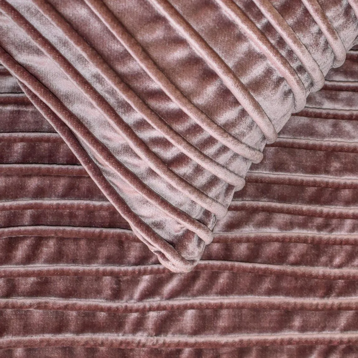 The HomeCentric King/Queen/Twin Mauve Decorative Bed Runner King 90"x18" Bed Runner with Two Pillow Cover, Pintucks, Textured, Satin, Patchwork Bed Scarf on Velvet Fabric - Mystic Mauve