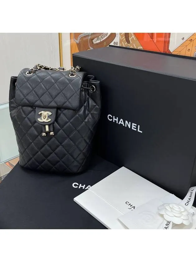 Versatile collection Black Calfskin Backpack Chanel Metal Gold Shiny Discounted Grained