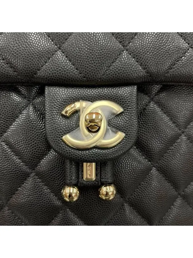 Versatile collection Black Calfskin Backpack Chanel Metal Gold Shiny Discounted Grained