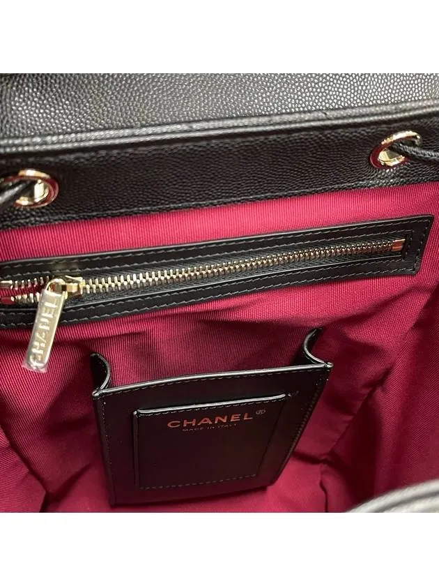 Versatile collection Black Calfskin Backpack Chanel Metal Gold Shiny Discounted Grained