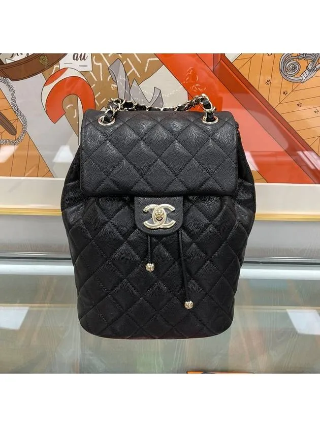 Versatile collection Black Calfskin Backpack Chanel Metal Gold Shiny Discounted Grained